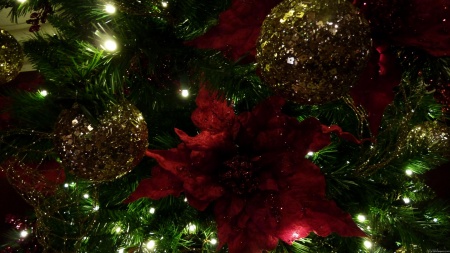 Maroon and Gold Christmas Tree I