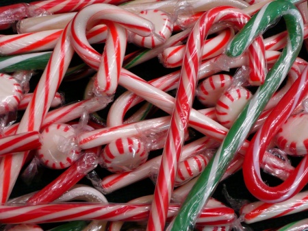 MLeWallpapers.com - Candy Canes and Peppermints